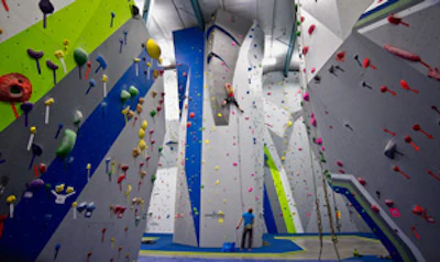 (Photo Courtesy of Entre-Prises climbing walls USA) Click here to see more