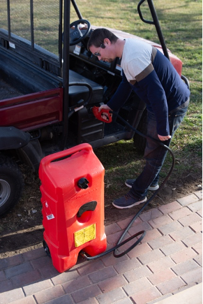 The Duramax ® fuel caddy’s Flo ‘n Go® patented pump transfers fuel quickly at two gallons per minute and lets users control the flow easily
