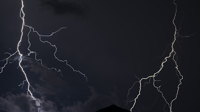 Gabriel Tovar Unsplash Lightning 1280