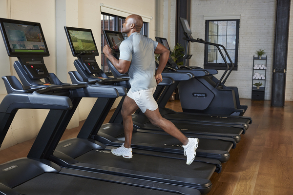 Precor20 Facility Trm20 P9420 Person20 Working20 Out 600x400 Bf06395