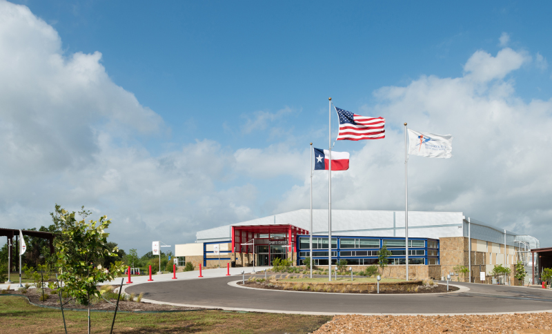 1123-01-RRSC-EXTERIOR-MENJIVAR_web.jpg