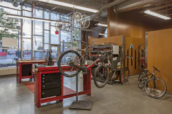 1165UNLOAC_Kessler_Bicycle-Repair-A-2_web.jpg