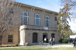 1220UNL01_web.jpg