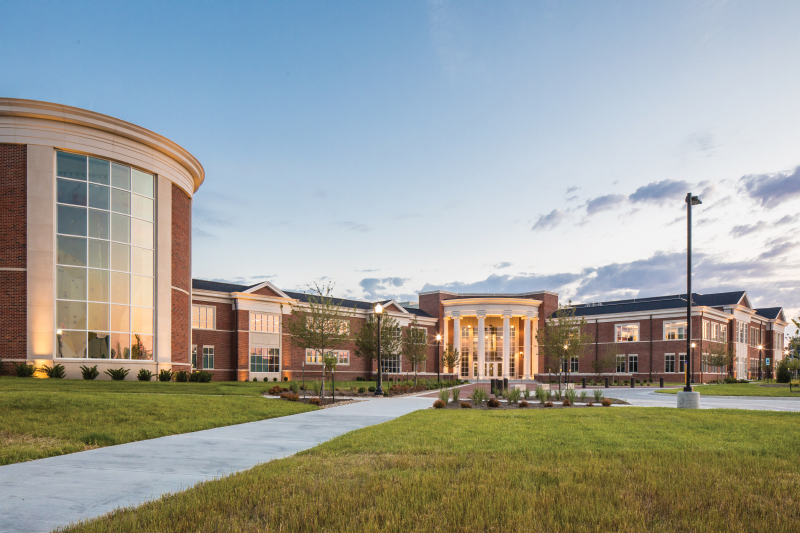 1528-A-MarcBStudentRec_HastingsChivettaArchitects-01ExteriorEntry_web.jpg