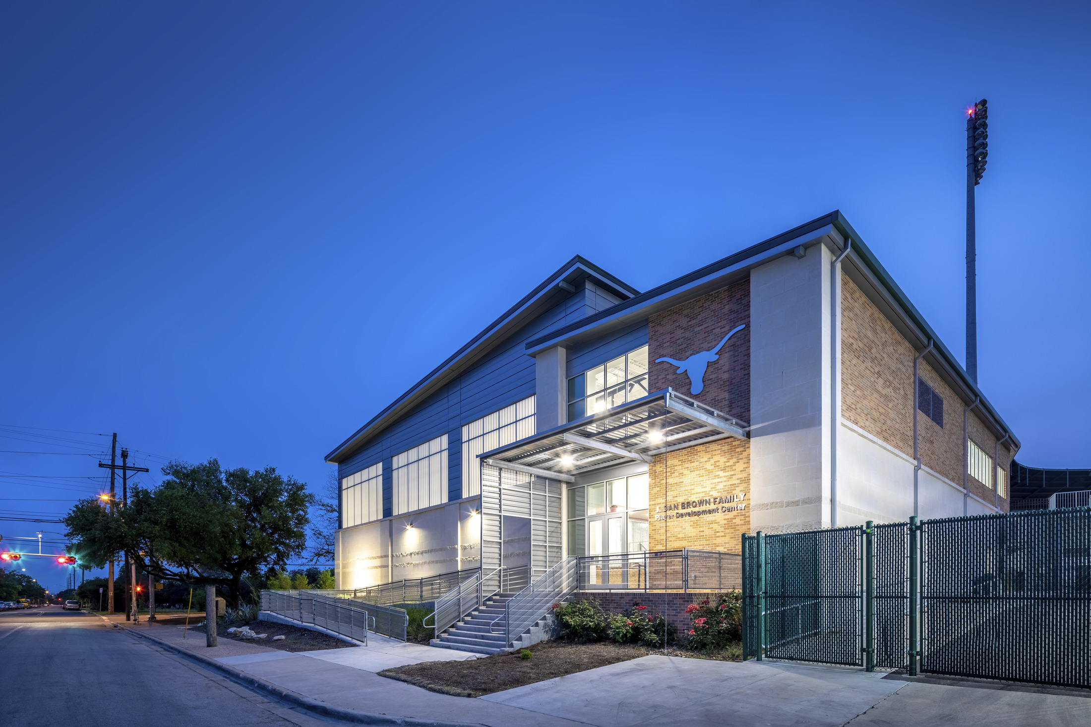 39 18118 00 N12 St