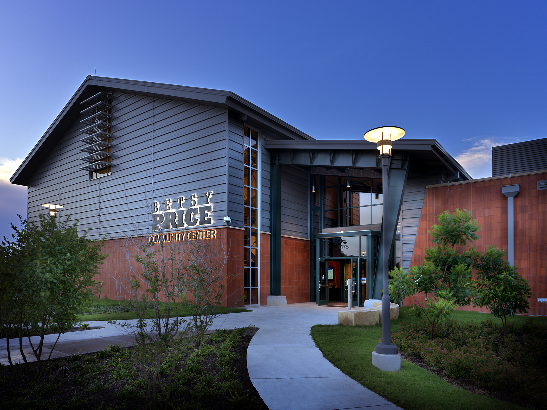 Photos by Charles David Smith, courtesy of Brinkley Sargent Wiginton Architects