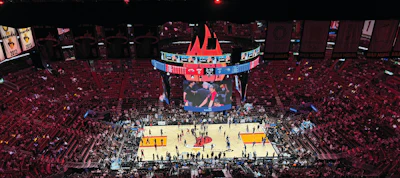Miami Heat Centerhung 09web