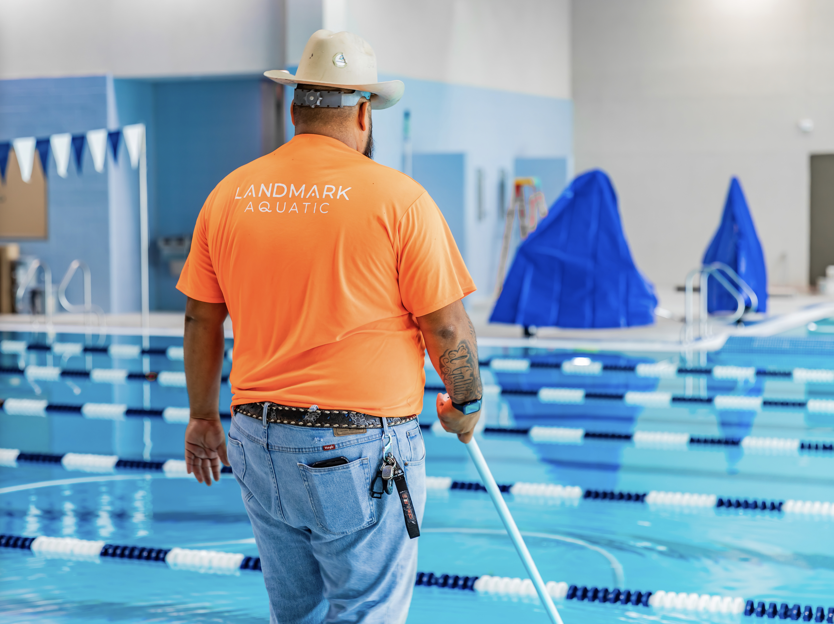 Landmark Aquatic Aquati Care Image Service Tech Back