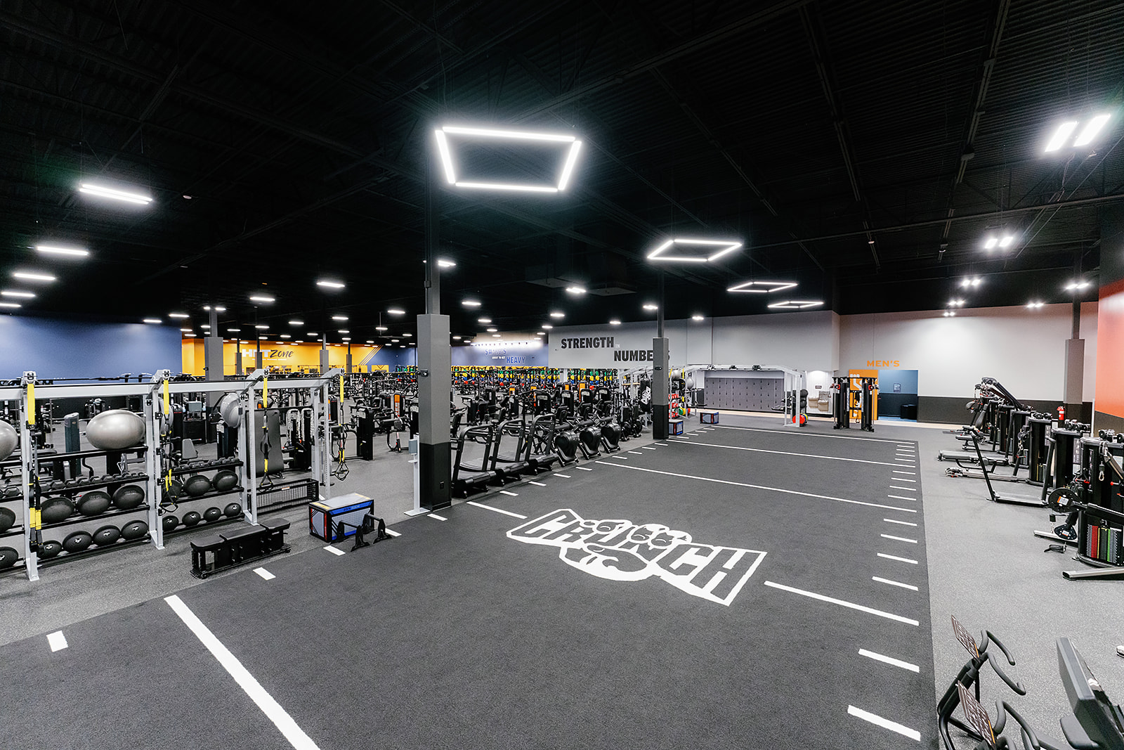 Crunch F Itness Turf