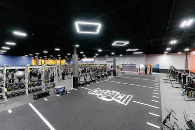 Crunch F Itness Turf